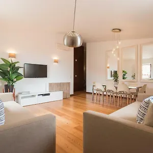 Alfama Modern Two-bedroom W/ River View And Parking - By Lu Holidays Apartment Lisbon